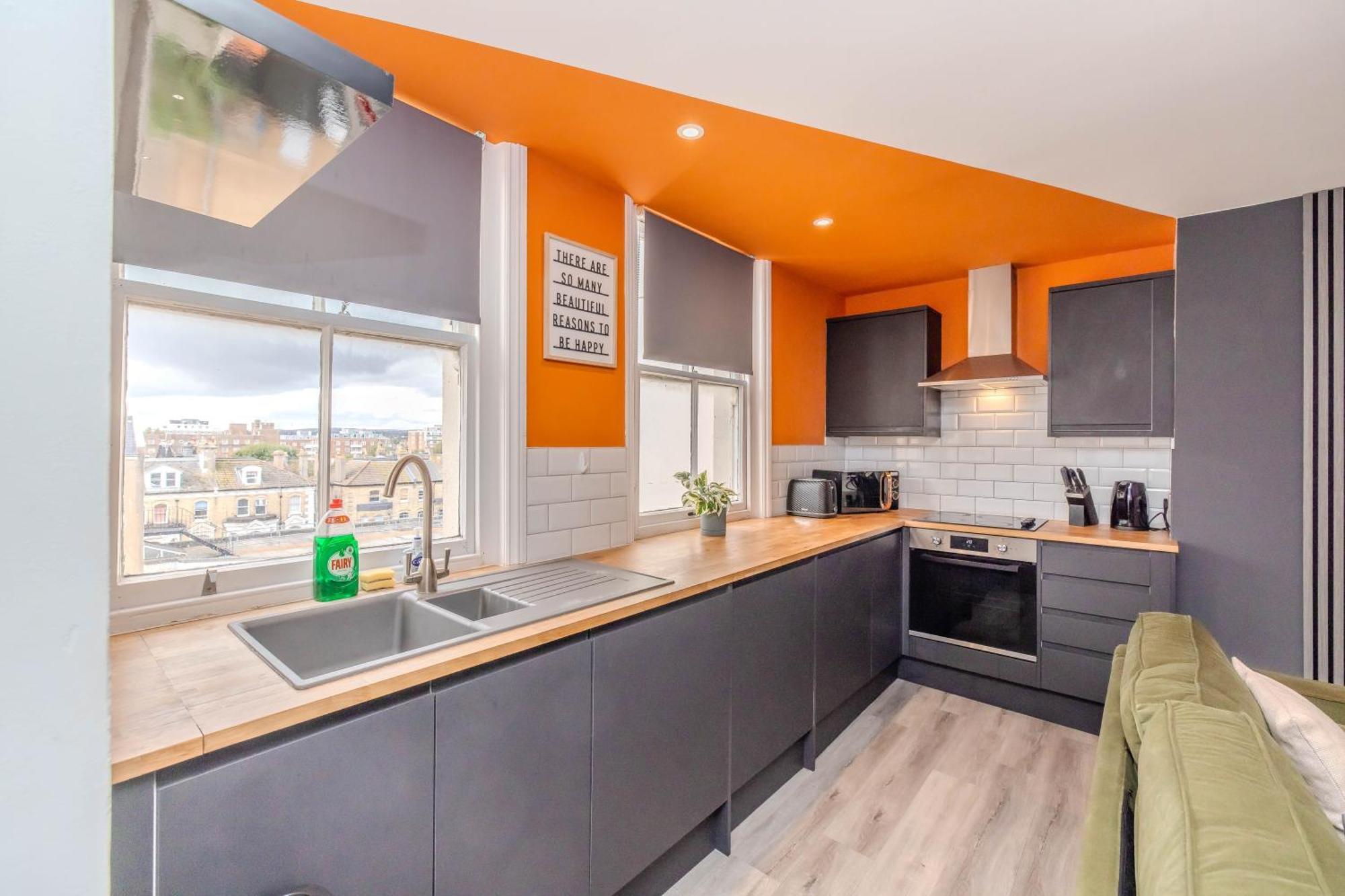 Luxe City Living L 2-Bedroom Flat With Free Parking Brighton Bagian luar foto